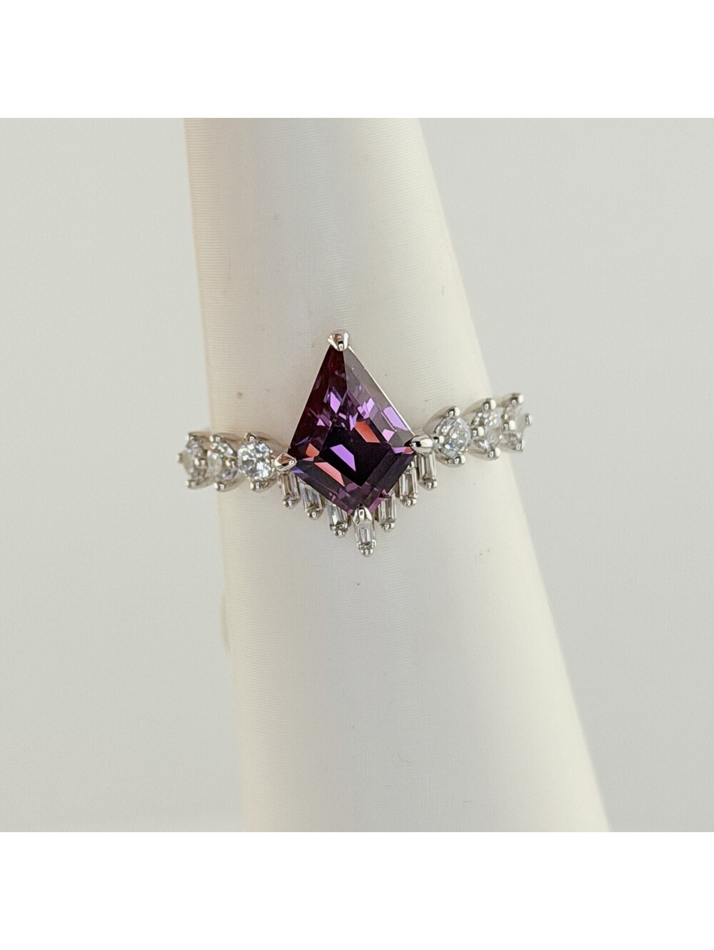 Bomb Party Sz 9 RBP7454 “Graceful Moments” Amethyst on Rhodium